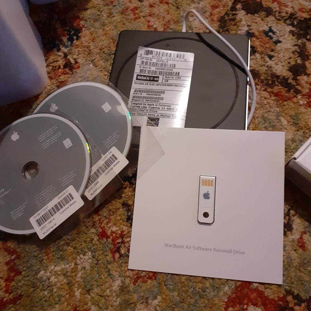 Apple USB SuperDrive - Picture 3 of 6